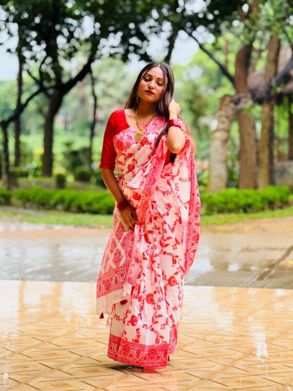 প্রিমিয়াম রেশম সিল্ক সাদা শাড়ি | ব্লাউজ পিস সহ - Image 3