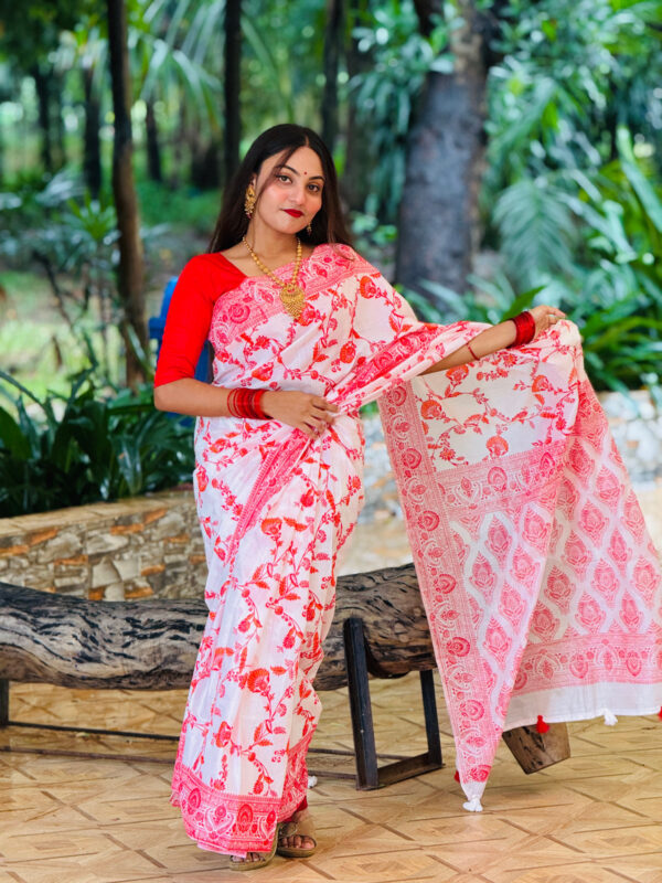 প্রিমিয়াম রেশম সিল্ক সাদা শাড়ি | ব্লাউজ পিস সহ